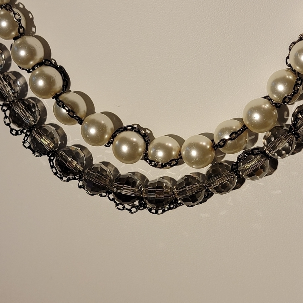 Vintage Faux Pearl and Crystal Necklace - Picture 5 of 9